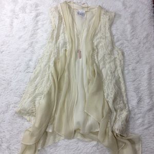 Gorgeous Silk-Feeling Top & Matching Lace Vest